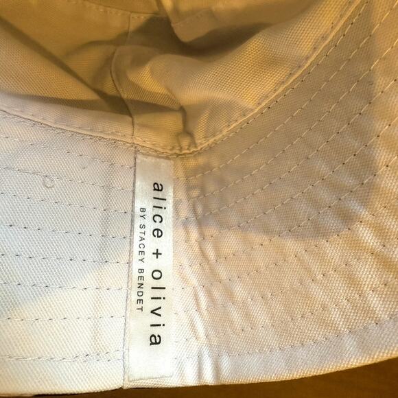 new adult Alice + Olivia one size reversible daisy bucket hat A1 2826 - Picture 3 of 7